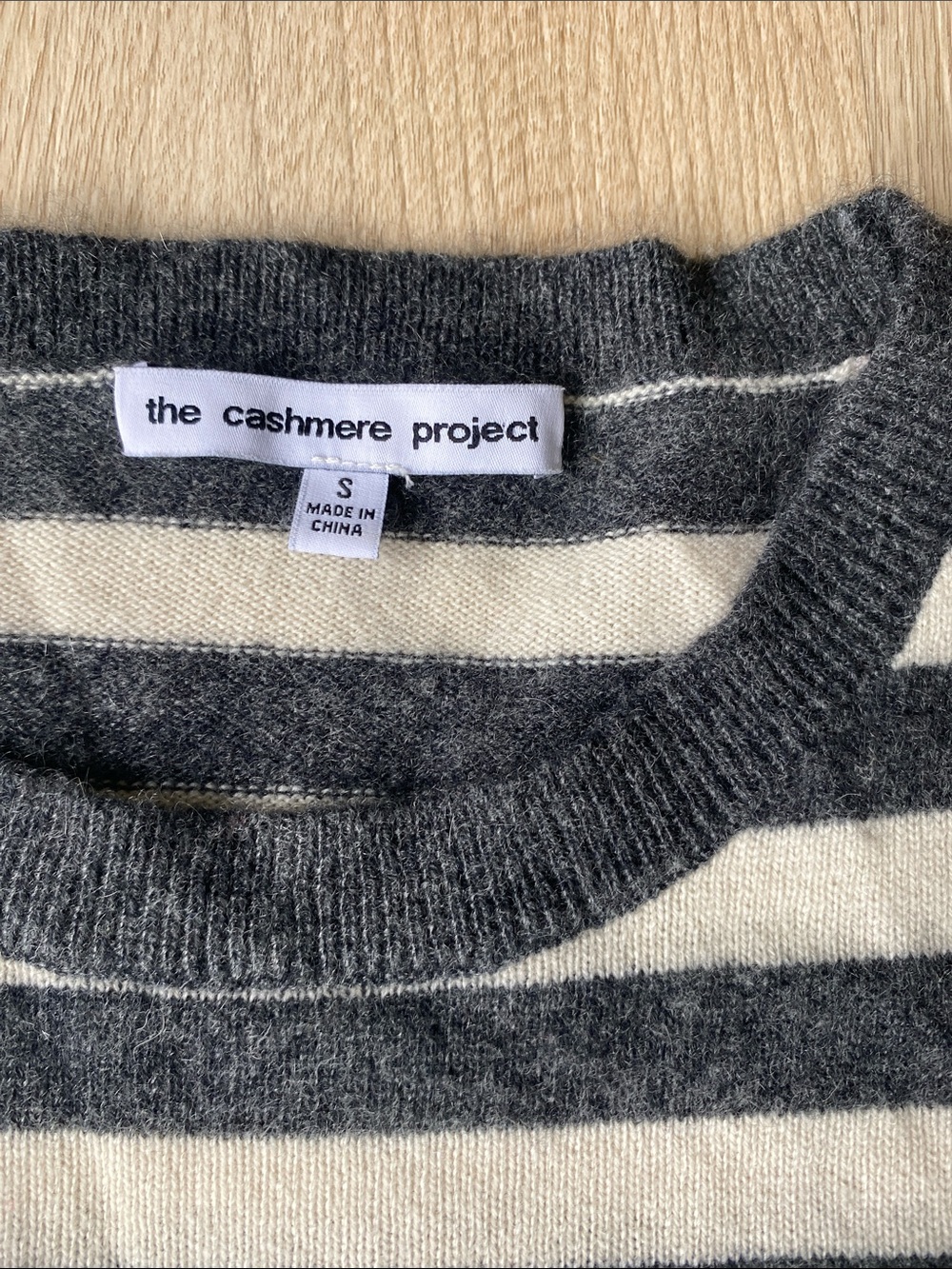 The Cashmere Project 100% Cashmere Striped Crewneck Sweater Red Grey S - Picture 3 of 10